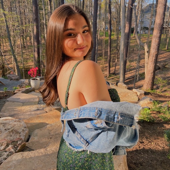 Meet your Posher, Julia - Picture 1 of 1